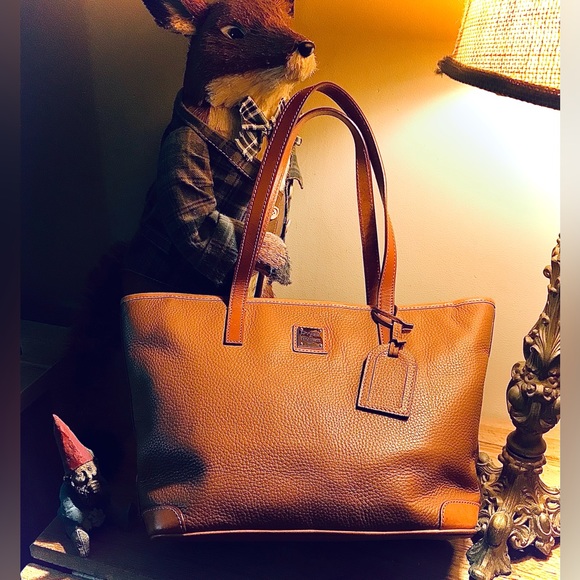 Dooney & Bourke Handbags - Dooney and Bourke Satchel Tote Bag EUC!